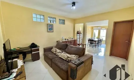 Casa com 4 dormitórios à venda, 129 m² por R$ 490.000,00 - Vila São Geraldo - Taubaté/SP
