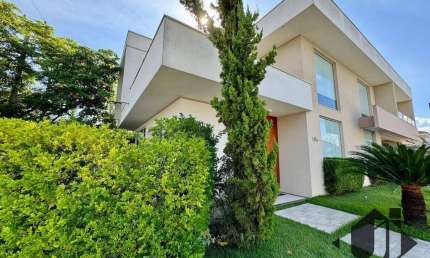 Casa com 3 dormitórios à venda, 266 m² por R$ 1.500.000,00 - Campos do Conde Chambord - Tremembé/SP