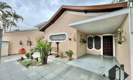Casa com 3 dormitórios à venda, 100 m² por R$ 450.000,00 - Vila São Geraldo - Taubaté/SP