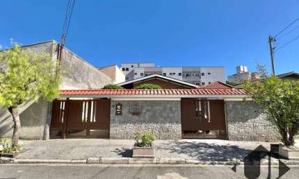 Casa com 3 dormitórios à venda, 180 m² por R$ 530.000 - Jardim Maria Augusta - Taubaté/SP