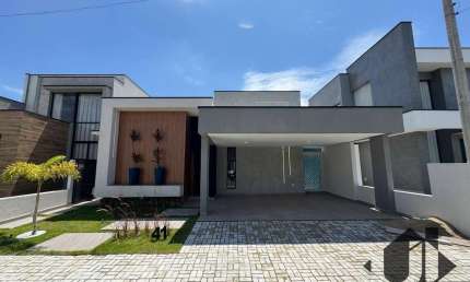 Casa com 3 dormitórios à venda, 176 m² por R$ 1.150.000,00 - Parque das Araucárias - Tremembé/SP