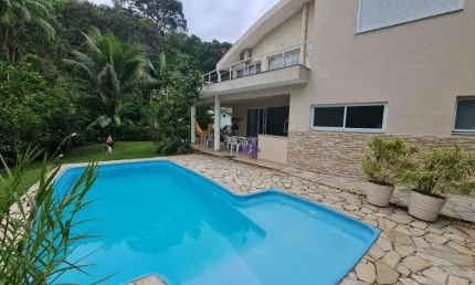 Casa de praia no residencial Guaratuba II em Bertioga