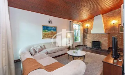 Casa a venda no Jardim das Vertentes/ Vila Sônia, uso residencial ou comercial com 265m²AC,m terreno 307m², em Zona Z2, próximo ao metro Vila Sônia.