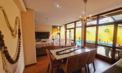 Casa à venda na Vila São Francisco, com 350m², 4 quartos e 3 vagas. Aconchego e Conforto !!!