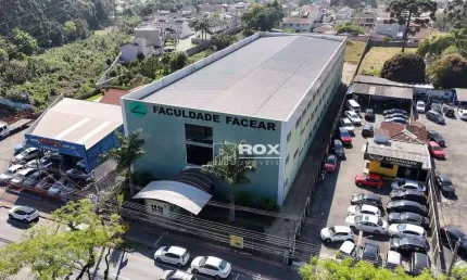 Excelente imóvel comercial de 4.238m² de área construída no bairro Orleans
