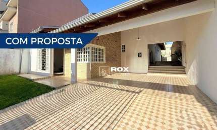 Casa térrea com 3 suítes, terreno grande à venda em Santa felicidade - Curitiba/PR