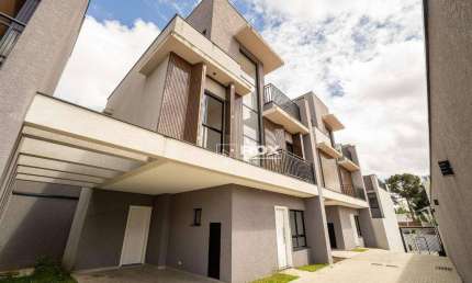 Sobrado com 3 quartos à venda, 136 m² - Água Verde, Curitiba/PR