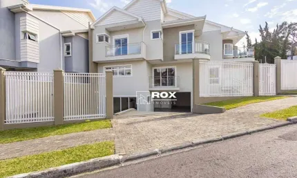 Casa triplex com 4 quartos à venda, 371 m² por R$ 2.200.000 - Cascatinha - Curitiba/PR