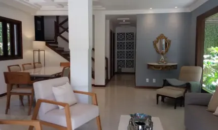 Casa solta escriturada, aceita financiamento , 406 m² 4/4(sendo 3 suítes), 3 vagas, varandas Stella  Maris