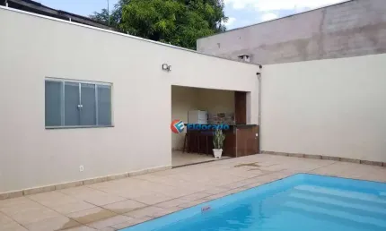 Casa à venda na Rua Sergio Franco Giraldi, Vila São Pedro, Hortolândia