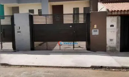 Casa no Pq. das Indústrias com 2 dormitórios e 2 banheiros sociais