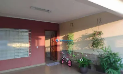 Excelente casa tipo sobrado, 2 quartos, close,  varanda e sacada nos fundos, constr.150 m², R$ 390.000- Parque Progresso (B. Matão ) - Sumaré/SP.