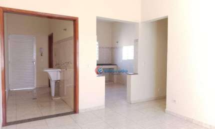 Casa com 3 quartos para alugar na Avenida Anhanguera, Vila Real, Hortolândia