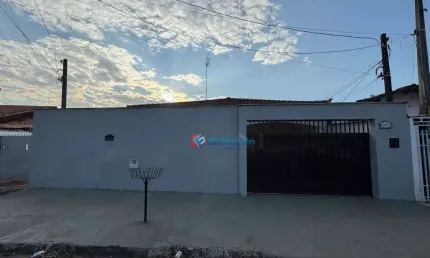 Casa com 3 quartos para alugar na Rua Itália, Vila Menuzzo, Sumaré