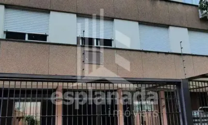 Excelente apartamento duplex com churrasqueira, sacada, gás central e garagem coberta.