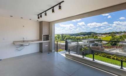 Sobrado de 267 m², com 3 Suites e 4 vagas no Jardins Barcelona.