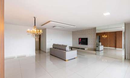 Apartamento semimobiliado à venda ou para locação no Setor Marista.