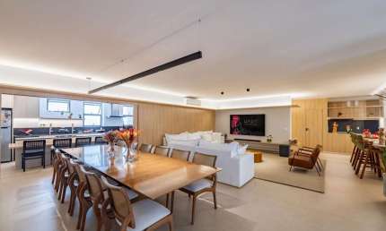 Apartamento no Setor Oeste, totalmente reformado e mobiliado.