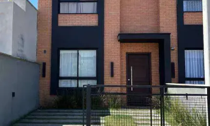 Sobrado com 3 dormitórios para alugar, 96 m² por r$ 2.600/mês - do ubatuba - são francisco do sul/sc