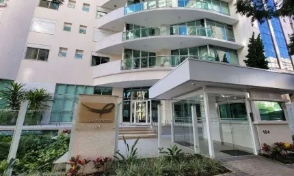 Apartamento com 4 suítes, para alugar, 311 m², 1 apartamento por andar - Água Verde - Curitiba/PR
