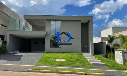 Imperdível! Casa em condomínio com 4 suítes e 235m² no Residencial Goiânia Golfe Clube, Goiânia-GO