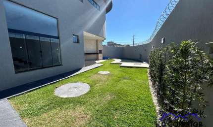 Imperdível, Excelente Ocasião - Casa à venda em Goiânia-GO, Residencial Canadá. 3 quartos, 3 suítes, 2 salas, 5 banheiros, 4 vagas, 211m².