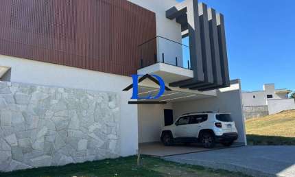Oportunidade Única: Casa em Condomínio de Alto Padrão com 4 Suítes e Piscina Aquecida no Jardins Barcelona em Senador Canedo-GO