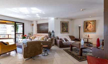 Apartamento tipo para venda com 4 quartos, sendo 2 suítes, 245m²