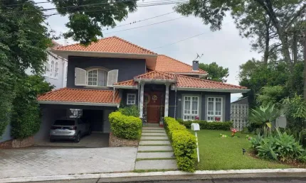 Casa Alphaville-SP no residencial 9, linda com 3 suítes