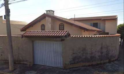 CASA COM 198M² DE ÁREA CONSTRUÍDA COM 2 DORMITÓRIOS SENDO 1 SUÍTE COM EDÍCULA DE 2 DORMITÓRIOS  NA VILA SANTA TEREZINHA EM JUNDIAÍ - SP