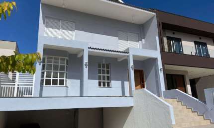 CASA DE 316M² CONSTRUÍDOS COM 4 DORMITÓRIOS NO CONDOMÍNIO BRISAS DA MATA NO JARDIM DAS SAMAMBAIAS EM JUNDIAÍ SP