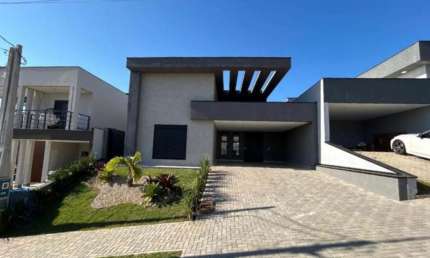 CASA TÉRREA DE 182 M² DE ÁREA CONSTRUÍDA COM 3 DORMITÓRIOS SENDO 2 SUÍTES NO CONDOMÍNIO BELLA VITTA EM JUNDIAÍ - SP