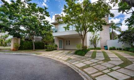 CASA COM 295 M² DE ÁREA CONSTRUÍDA COM 4 SUÍTES NO CONDOMÍNIO VEDUTA ROSSA, EM FRENTE AO PARQUE DA CIDADE, EM JUNDIAÍ - SP