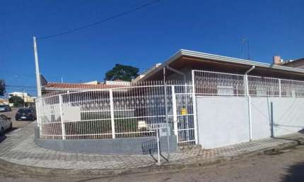 CASA DE 200M² COM 3 DORMITÓRIOS E EDÍCULA NO BAIRRO VILA PROGRESSO EM JUNDIAÍ - SP