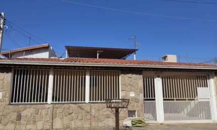CASA DE 196M² COM 3 DORMITÓRIOS SENDO 1 SUÍTE NO JARDIM DANÚBIO EM JUNDIAÍ - SP