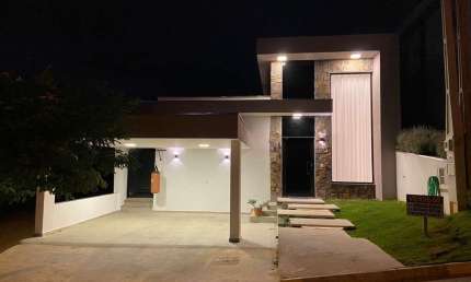 CASA COM 170M² DE ÁREA CONSTRUÍDA COM 3 DORMITÓRIOS, SENDO 1 SUÍTE NO CONDOMÍNIO PHYTUS EM ITUPEVA-SP