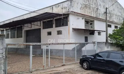 2 barracões venda /locação: 1000m2 e 2000m2 - escritório, refeitório, banheiros, ótima localização em valinhos, ar. central. opçao negocio separados