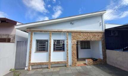 Casa 3 dormitórios, em excelente localização residencial ou comercial. Cômodos grandes, quintal amplo. Vila Santana em Valinhos.