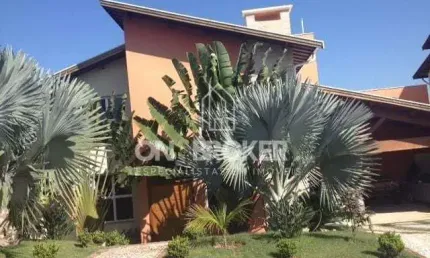 Casa 4 dorm.4 suítes, (1 térrea), closets, salas estar, jantar e tv, piscina, churrasq., amplo quintal, ótima iluminação natural.