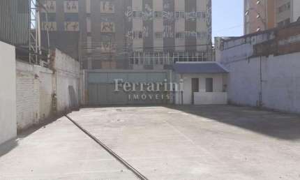 Terreno comercial para alugar na Rua André de Barros, 368, Centro, Curitiba por R$ 4.500