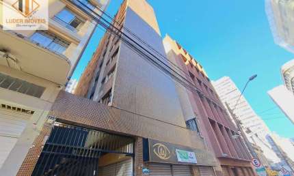 Loja Comercial com 50m² mobiliada venda no Centro de Curitiba.