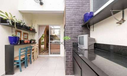 Sobrado à Venda Bom Retiro, Curitiba com 4 Quartos, 163 m² por R$ 998.000