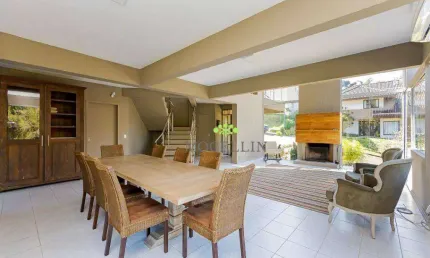Casa à Venda ou Locação Campo Comprido, Curitiba com 3 Quartos, 270 m²