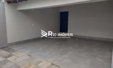 Casa à venda, 3 quartos, 1 suíte, 2 vagas - Bairro TABAJARAS, Uberlândia MG