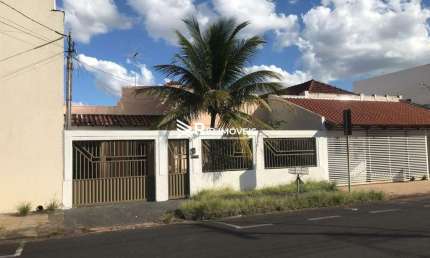 Casa com 3 quartos à venda no Martins, Uberlândia 