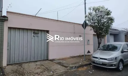 Casa à venda, 3 quartos, 1 suíte, 2 vagas - Bairro PLANALTO, Uberlândia MG