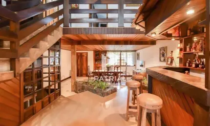 Casa com 5 quartos à venda na Rua Vereador Washington Mansur, 975, Ahú, Curitiba