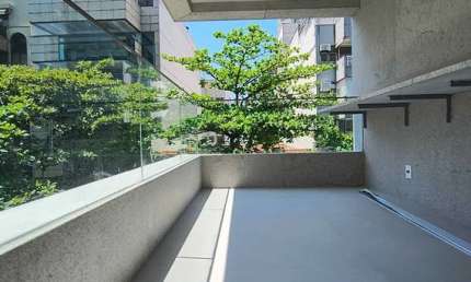 Apartamento Alto Padrão, Studio-Suíte com VAGA, andar alto e vista frontal, ideal para aluguel temporada short-stay