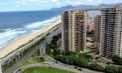Cobertura Duplex finamente decorada, vista Mar, sol poente, 2 vagas e Clube privativo na Praia da Barra