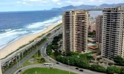 Cobertura duplex finamente decorada, vista mar, sol poente, 2 vagas e clube privativo na praia da barra